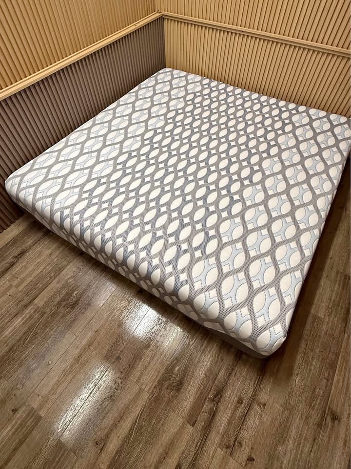 Kingsdown Cool Wave King Mattress