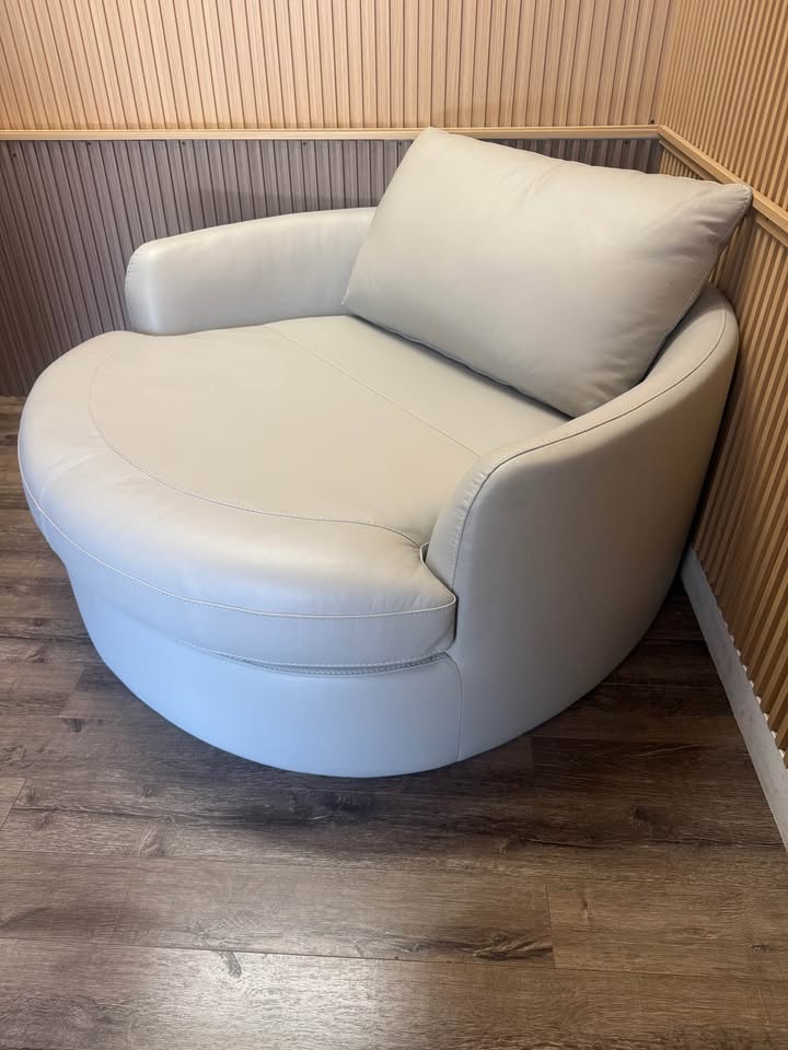 Argentina Top Grain Leather Cuddler Chair - Image 6