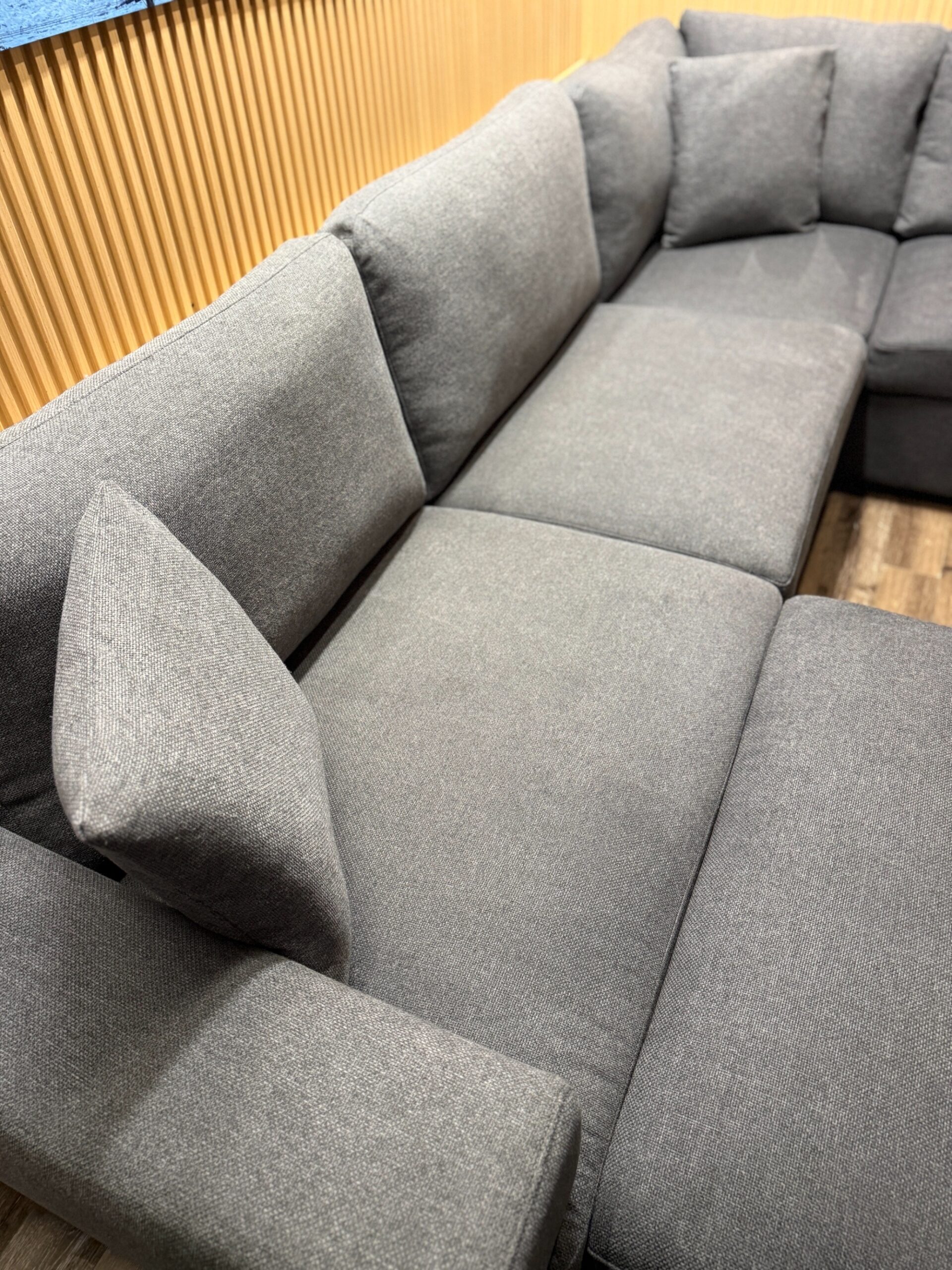 Thomasville Dark Grey Sectional - Image 4