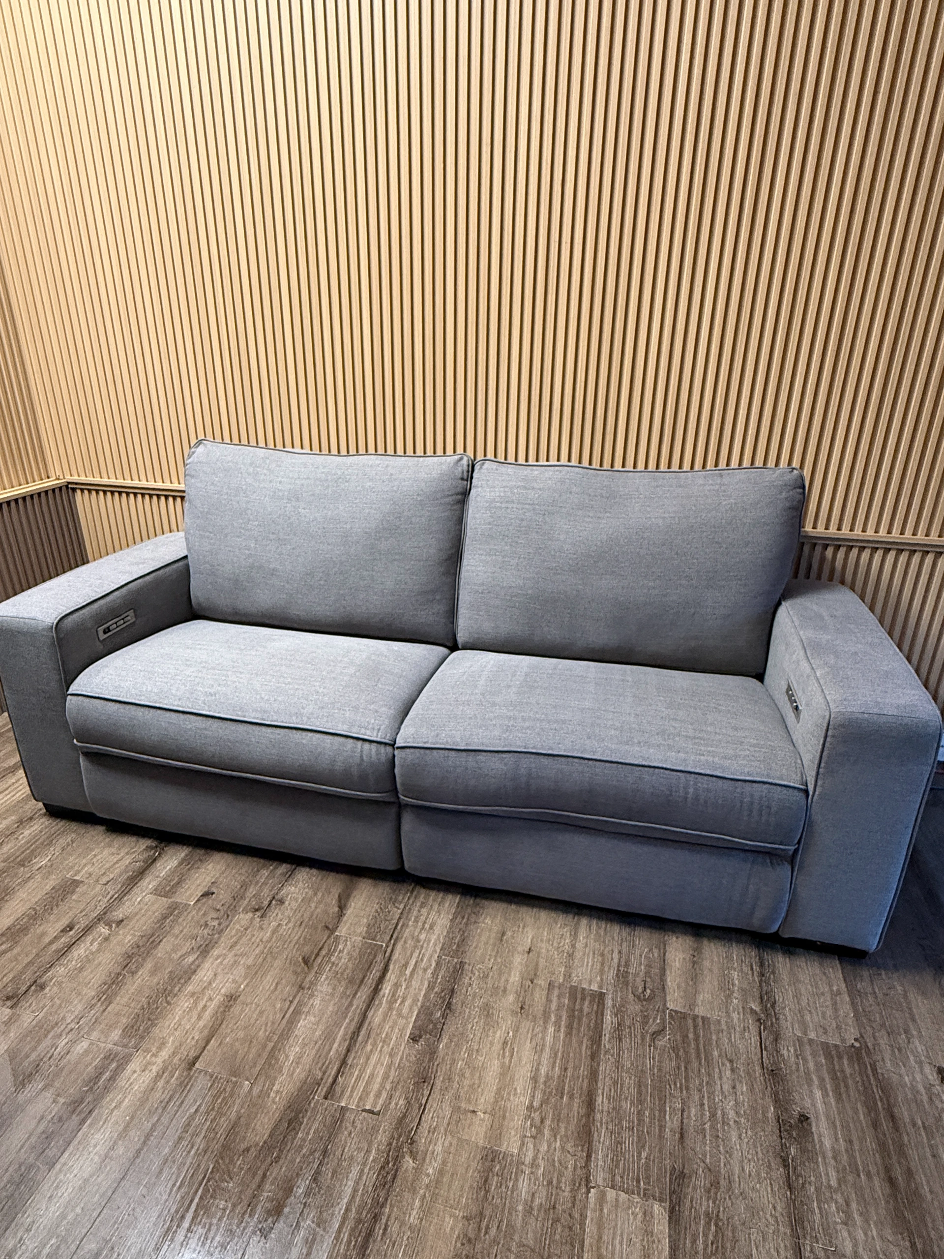 MotoMotion Fabric Triple Power Reclining Sofa - Image 5