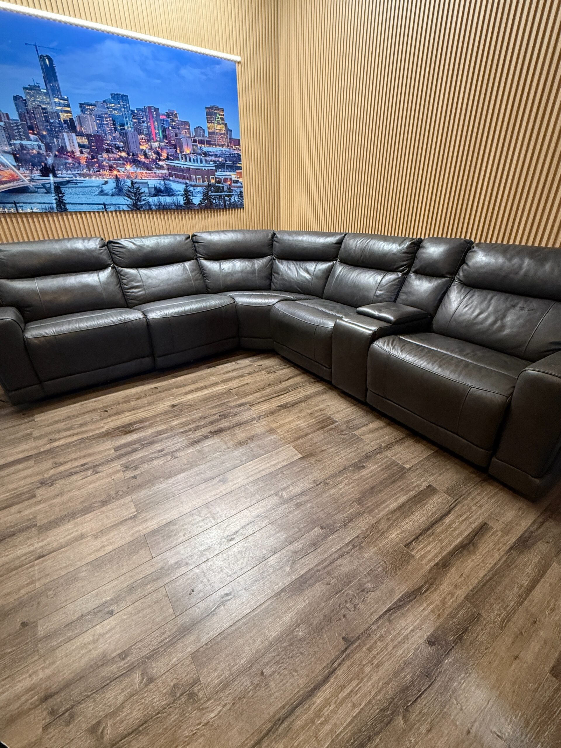 Gilman Creek 6 Piece Leather Modular Sectional - Image 3