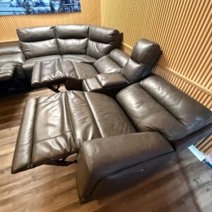 Gilman Creek 6 Piece Leather Modular Sectional