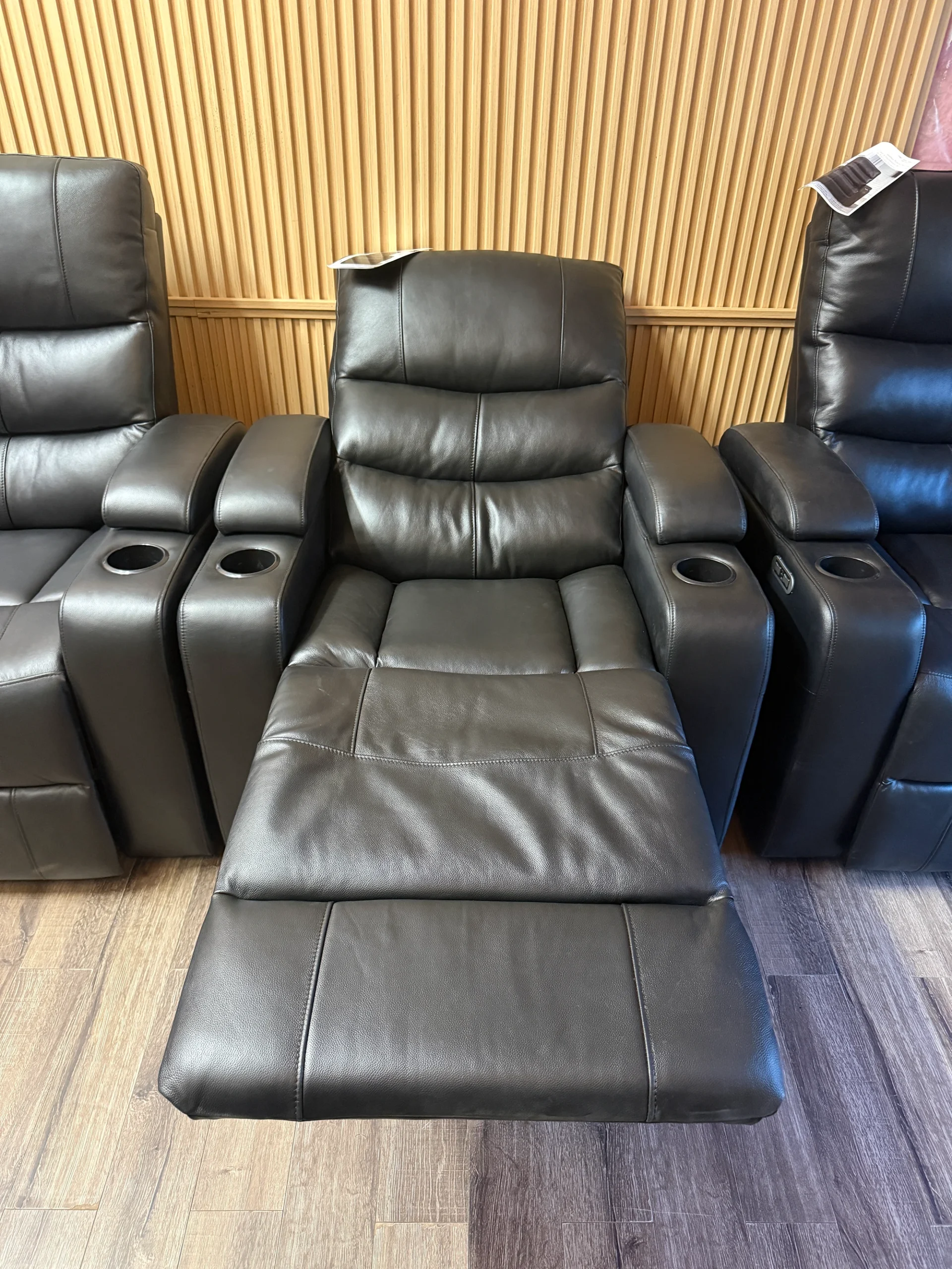 Northridge Home Power Reclining Theatre Chairs. - Image 8