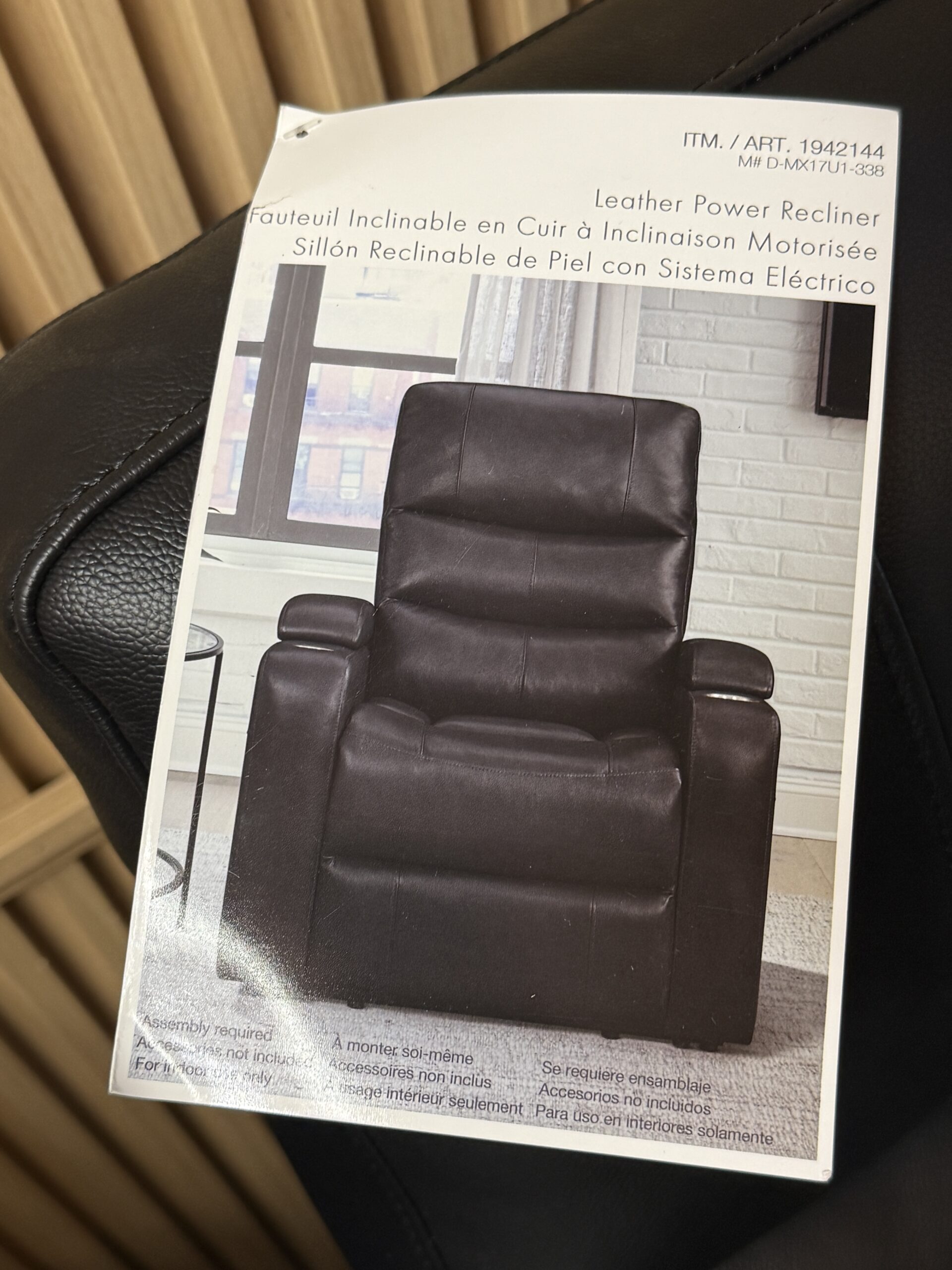 Northridge Home Power Reclining Theatre Chairs. - Image 3