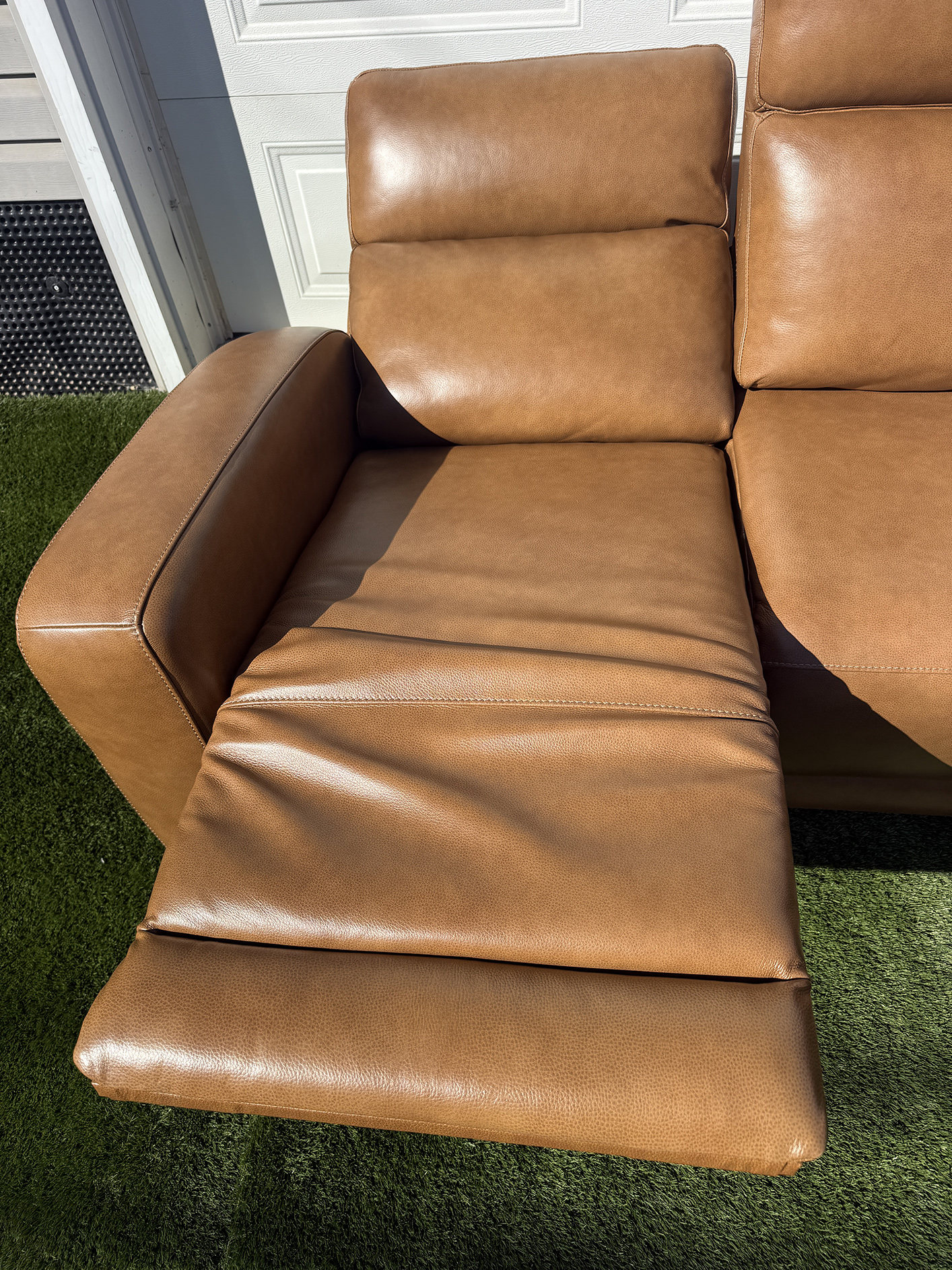 Nice Link Leather Power Recliner - Image 4